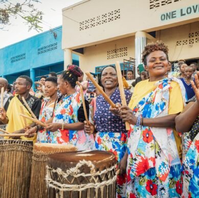 The local communities are welcoming the arrival of the white rhino in Akagera National Park (Photo: Wiki West)